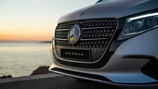 Mercedes V Klasse Kühlergrill mit einer LED-Lichtleiste - Merbag Mercedes V Klasse Kühlergrill mit einer LED-Lichtleiste - Merbag