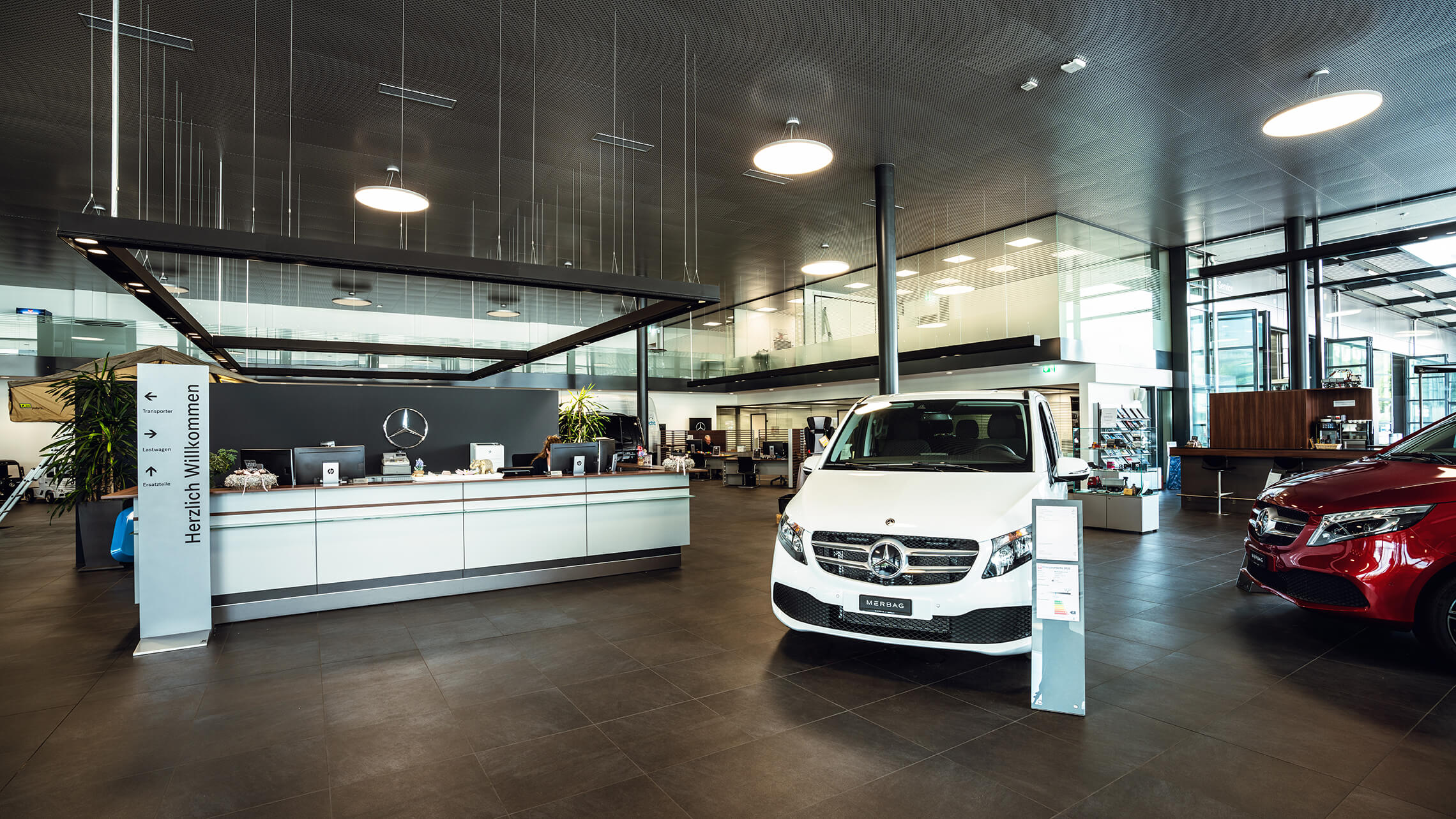 Schlieren Nutzfahrzeuge Standort Showroom 01 2280X1283