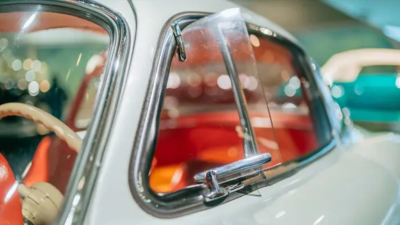 300 SL 70 Jahre 05 2280X1283 300 SL 70 Jahre 05 2280X1283