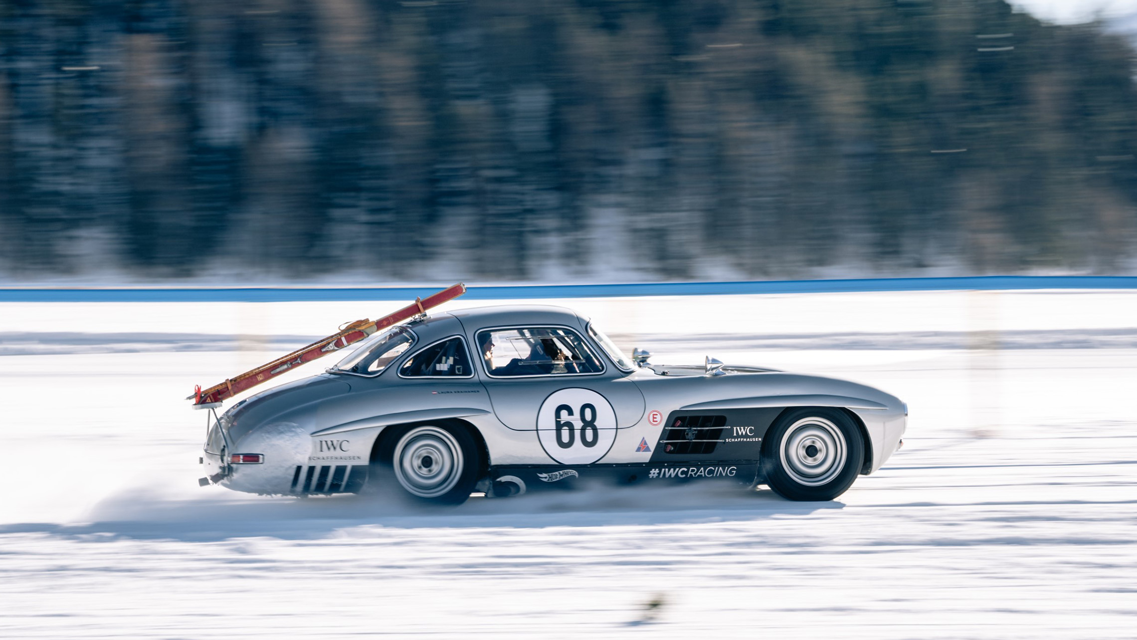 Merbag HK ENGINEERING Rennflügel 02 2280X1283px