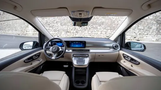 Mercedes V Klasse MBUX Augmented Reality für Navigation - Merbag (1) Mercedes V Klasse MBUX Augmented Reality für Navigation - Merbag (1)