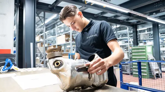 Detailhandelsfachmann Frau 01 2280X1283 Detailhandelsfachmann Frau 01 2280X1283