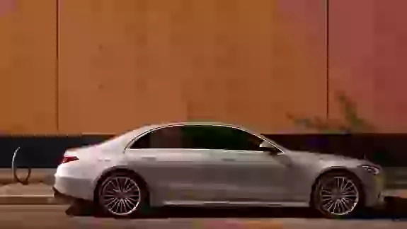 Mercedes S-Klasse Limousine 01