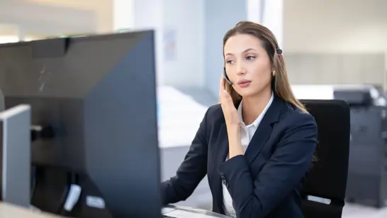 Kaufmann Frau 03 2280X1283 Kaufmann Frau 03 2280X1283