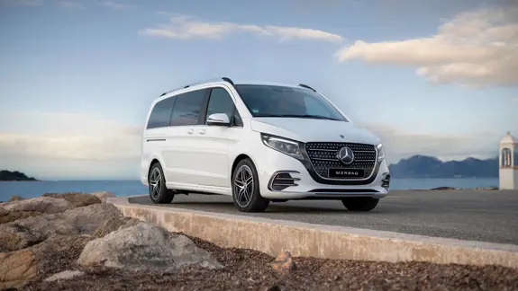 Mercedes V Klasse markanten Kühlergrill in verschiedenen Formen - Merbag Mercedes V Klasse markanten Kühlergrill in verschiedenen Formen - Merbag