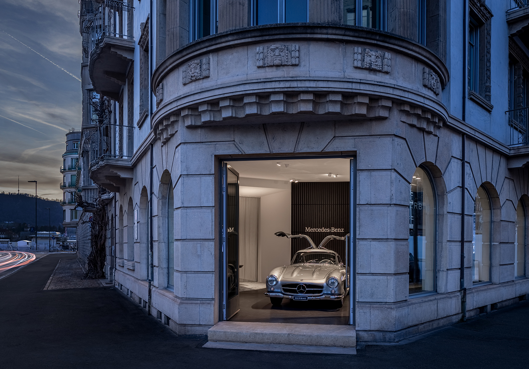 Stars@Mercedes Benz Kleiner Showroom Mercedes Benz Aussen