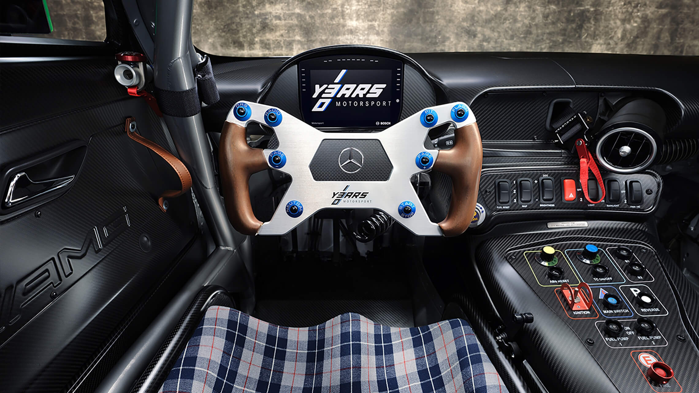 AMG GT3 Edition 130Y Motorsport Interieur 02 2280X1283