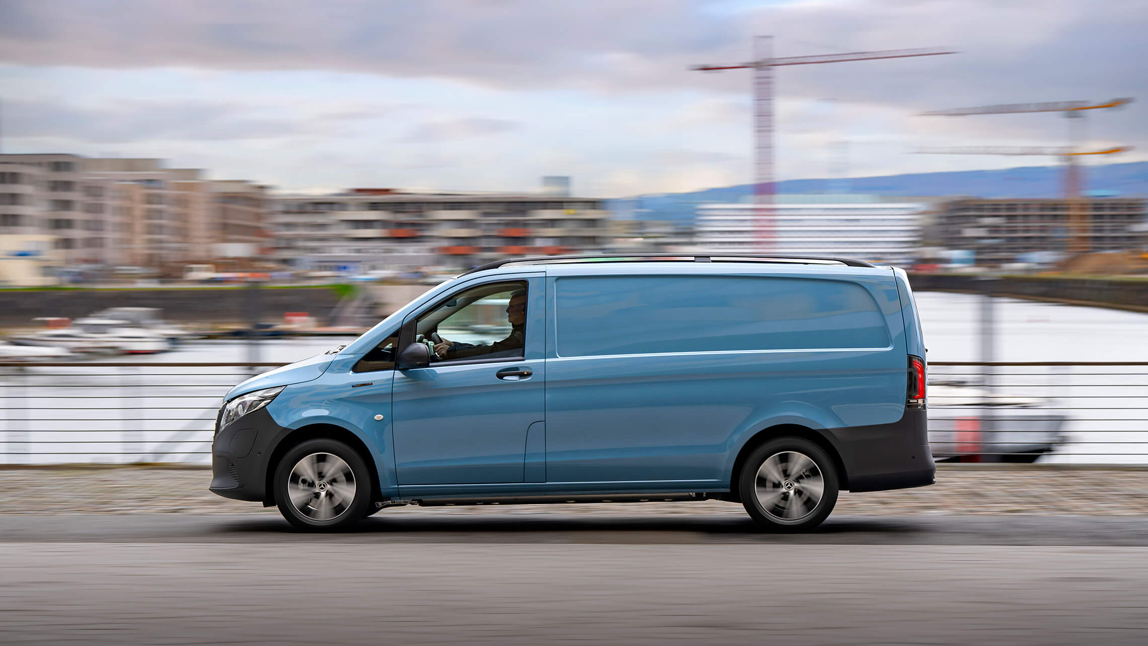 Midsize Large Vans 01 2280X1283