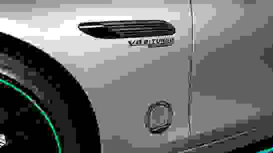 Mercedes AMG SL 63 4MATIC 04 2280X1283