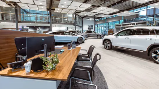 Lugano Pazzallo Standort Showroom 04 2280X1283 Lugano Pazzallo Standort Showroom 04 2280X1283