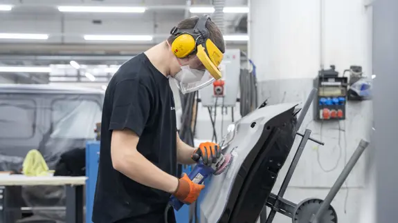 Carrosseriespengler In 02 2280X1283 Carrosseriespengler In 02 2280X1283