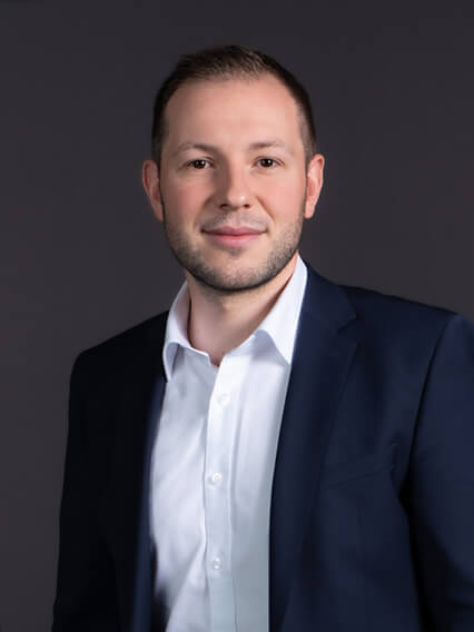 Merbag Ansprechpartner Thun Lukas Luescher 426X568