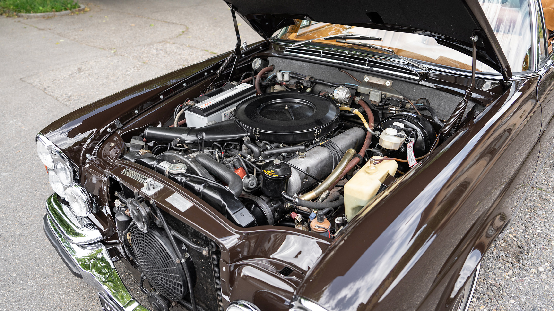 Bildergalerie MB 280 SE 3.5 Cabriolet Motor 2280X1293px