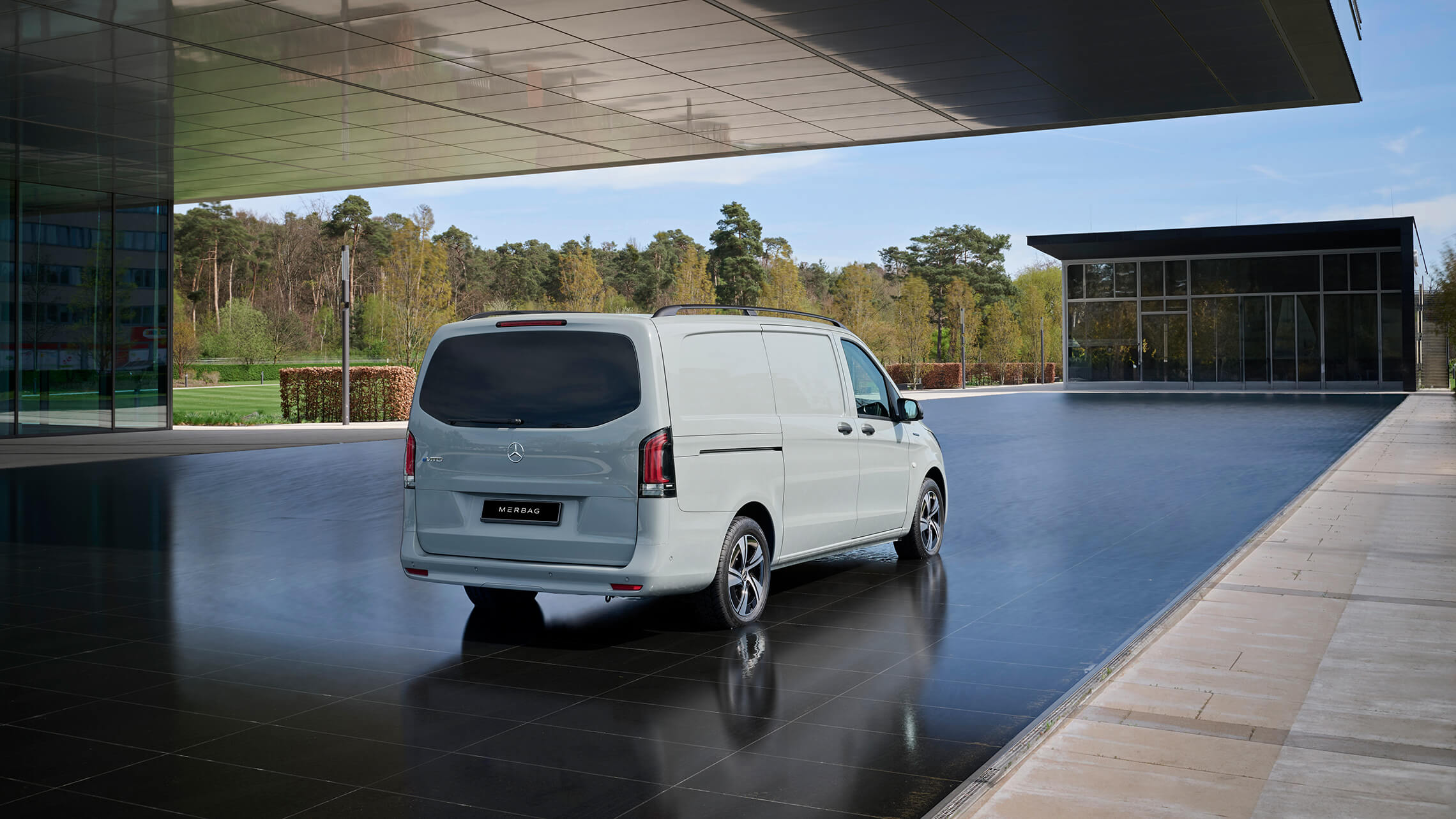 Midsize Large Vans 03 2280X1283