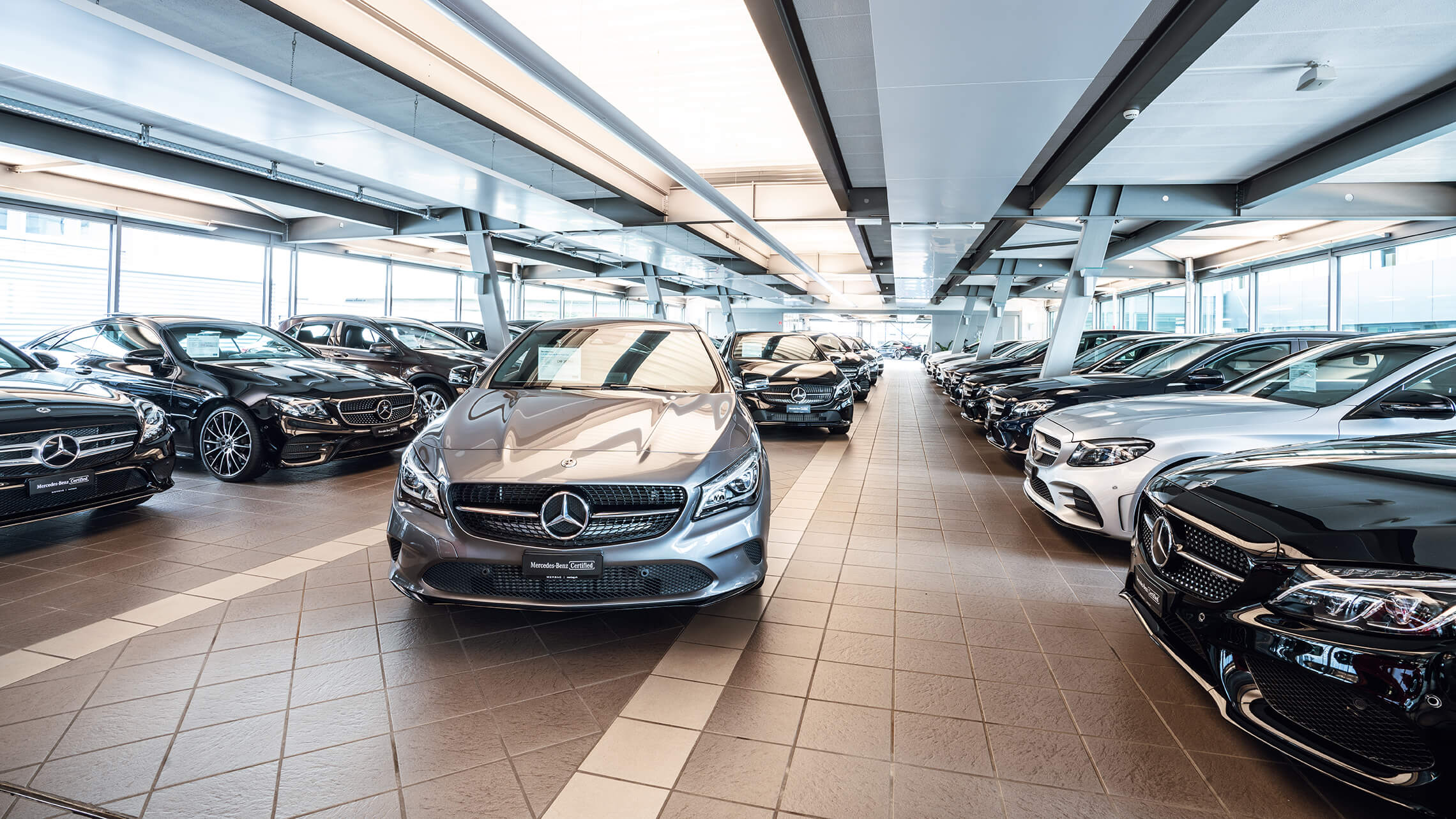 Bern Personenwagen Standort Occasionspavillon 01 2280X1283