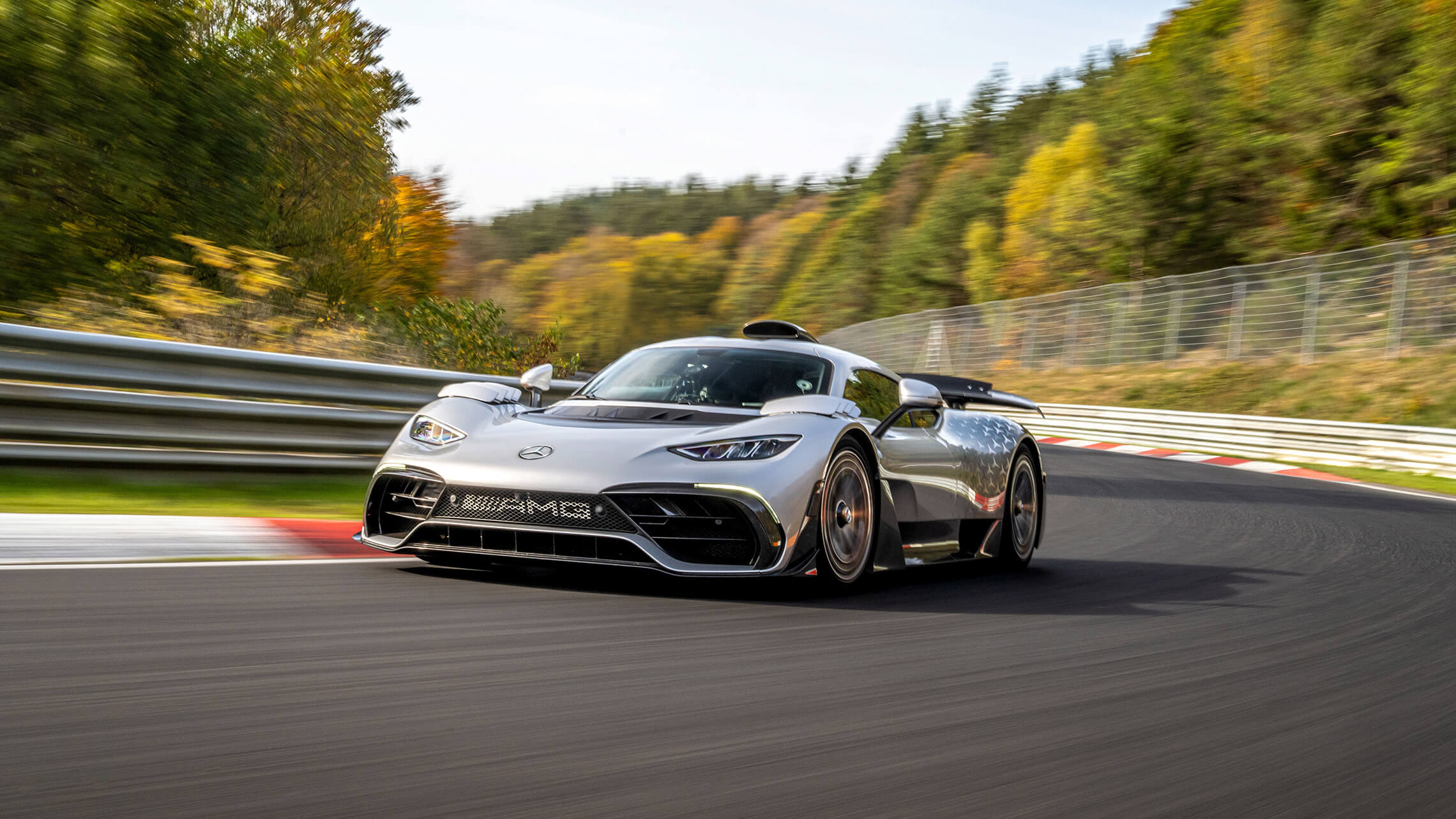 AMG ONE 06 2280X1283