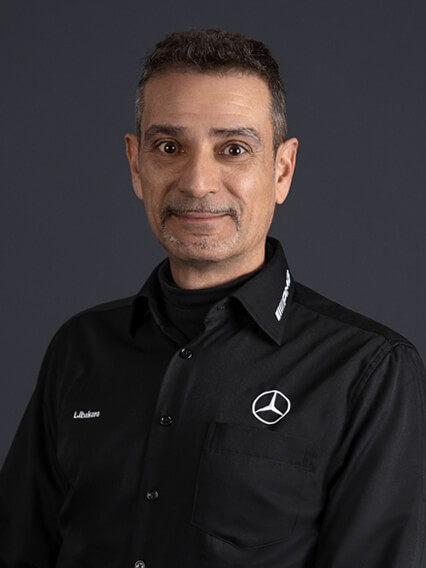 Merbag Ansprechpartner Zuerich Seefeld Loris Ibakara 426X568