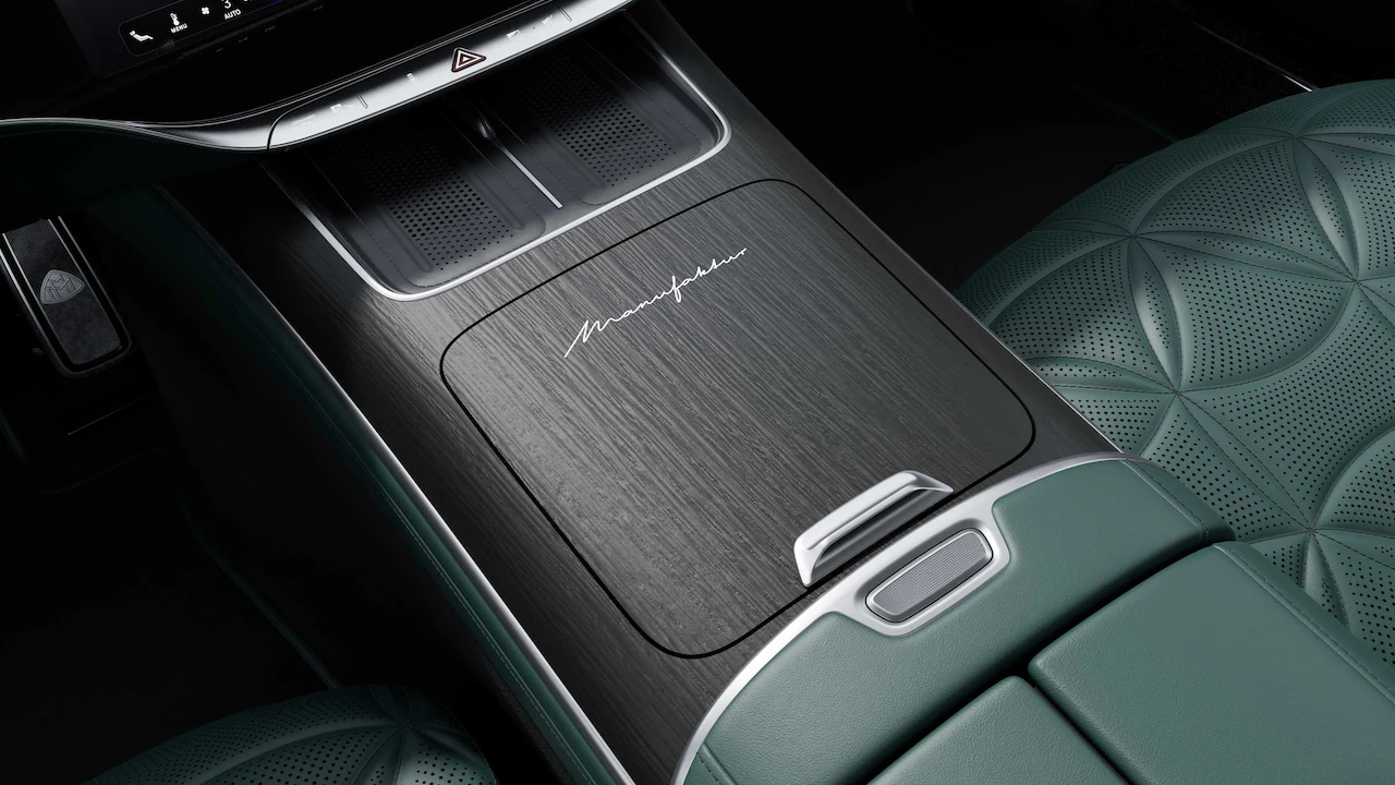 MANUFAKTUR Maybach MANUFAKTUR Schriftzug