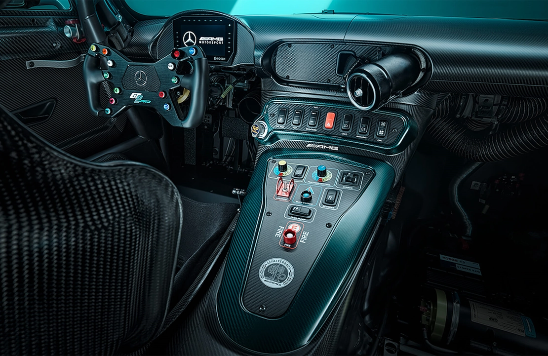 Mercedes AMG GT2 PRO 02 2280X1283
