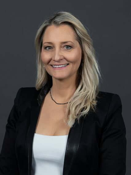 Merbag Ansprechpartnerin Zuerich Seefeld Anita Maechler 426X568