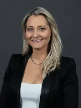 Merbag Ansprechpartnerin Zuerich Seefeld Anita Maechler 426X568 Merbag Ansprechpartnerin Zuerich Seefeld Anita Maechler 426X568