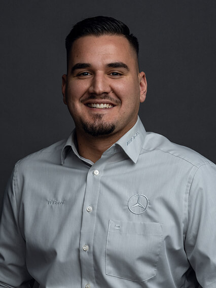 Merbag Ansprechpartner Zuerich Seefeld Dardan Cocaj 426X568