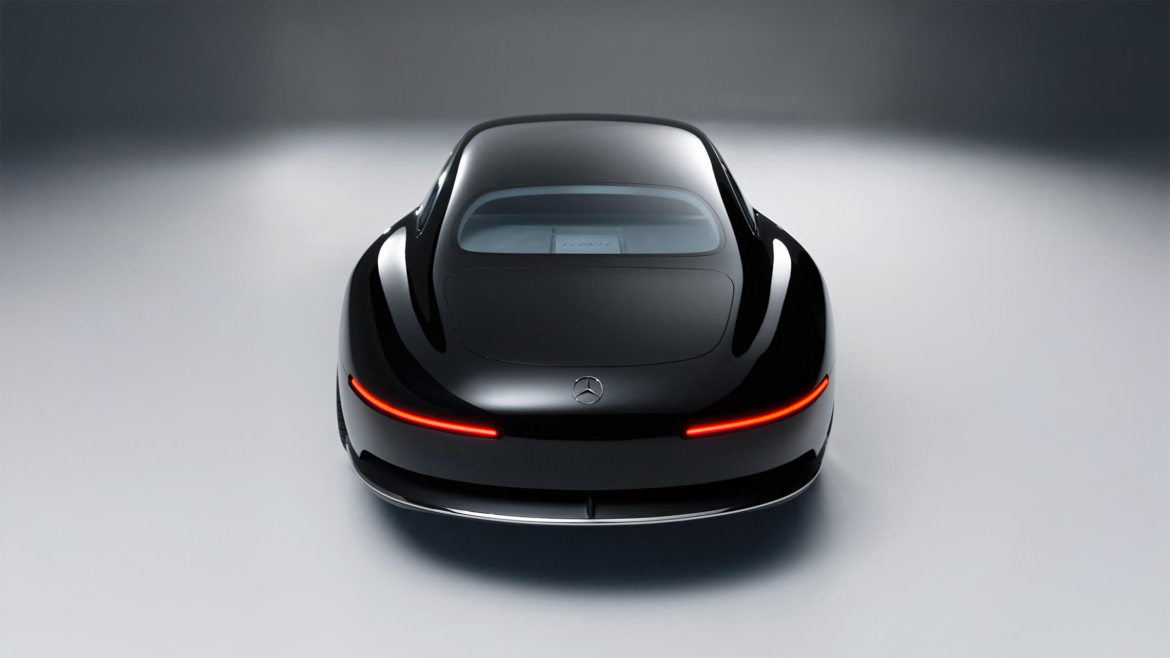 Mercedes Benz VISION ICONIC Skulptur In Bewegung