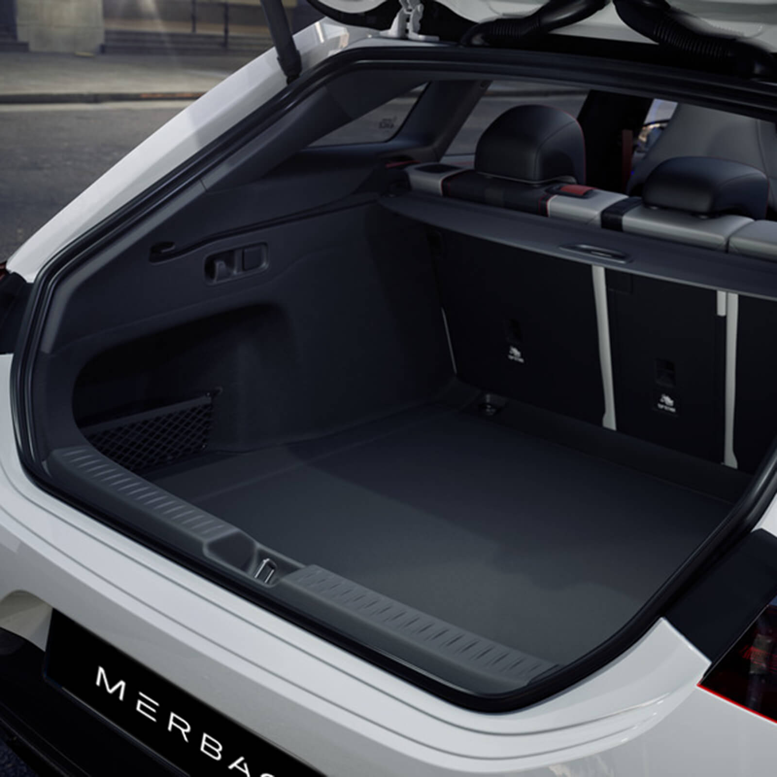 Mercedes Benz CLA Shooting Brake Elektrisch Stauraum