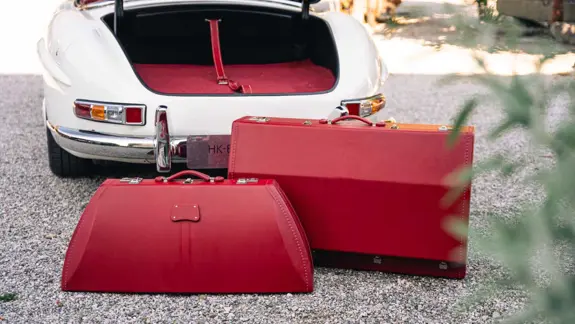 Bildgalerie 300SL Roadster 1957 Weiss Rot HK ENGINEERING Merbag Koffer 2280X1283px Bildgalerie 300SL Roadster 1957 Weiss Rot HK ENGINEERING Merbag Koffer 2280X1283px