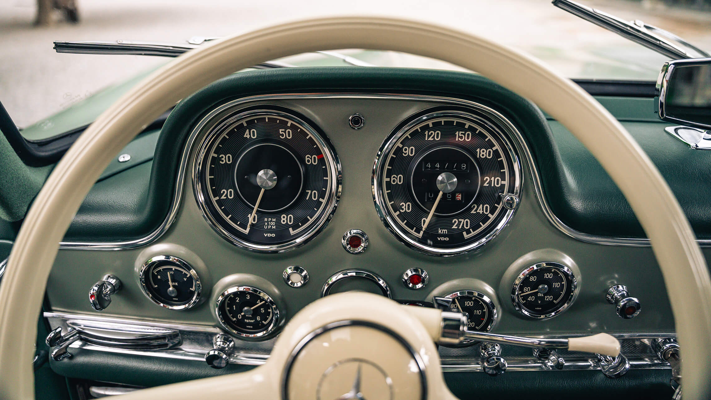 300 SL Roadster 05 2280X1283