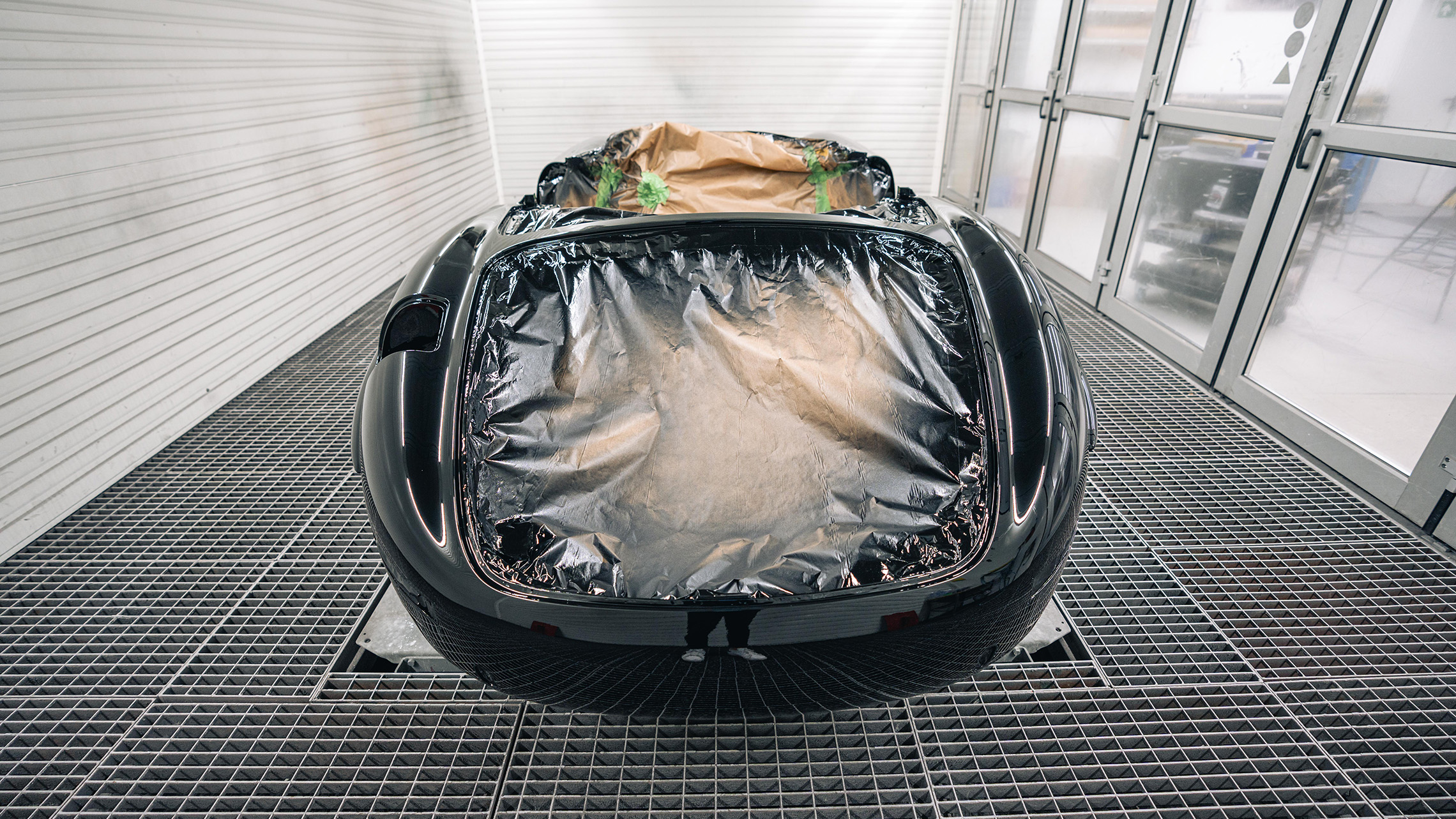 Merbag HK ENGINEERING Lackiererei 2280X1283px