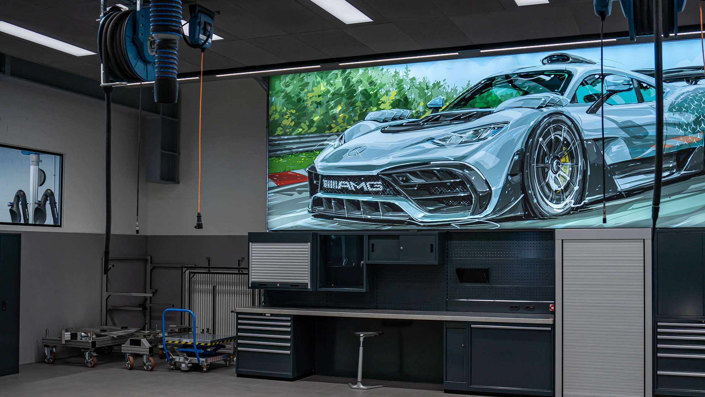 AMG Werkstatt 02 2280X1283