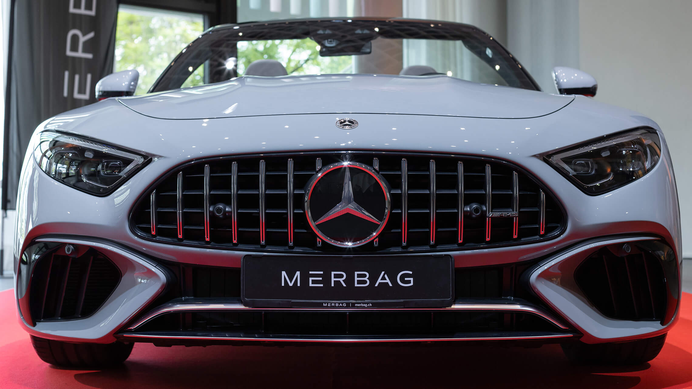 Mercedees AMG SL 18 2280X1283