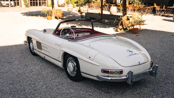 Bildgalerie 300SL Roadster 1957 Weiss Rot HK ENGINEERING Merbag Heck 2280X1283px Bildgalerie 300SL Roadster 1957 Weiss Rot HK ENGINEERING Merbag Heck 2280X1283px