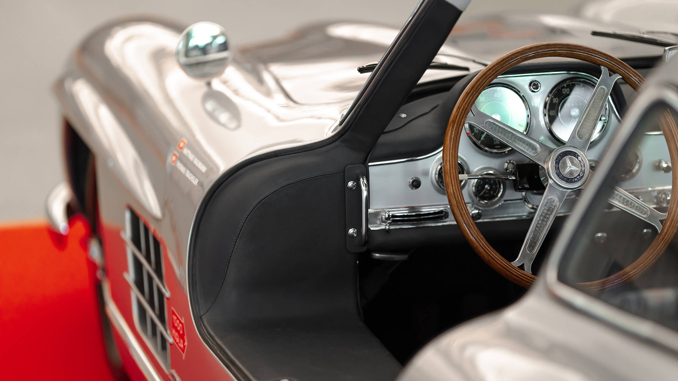 Mercedees AMG SL 01 2280X1283