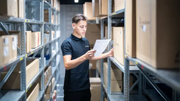 Detailhandelsfachmann Frau 06 2280X1283 Detailhandelsfachmann Frau 06 2280X1283