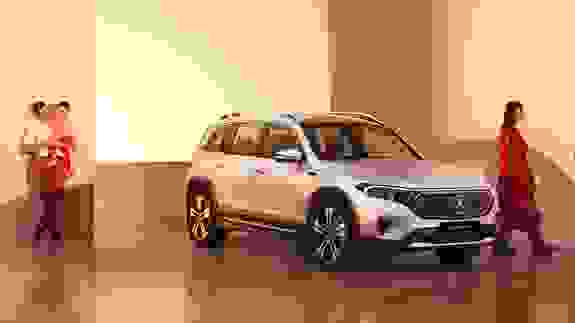 Mercedes EQ EQA 02