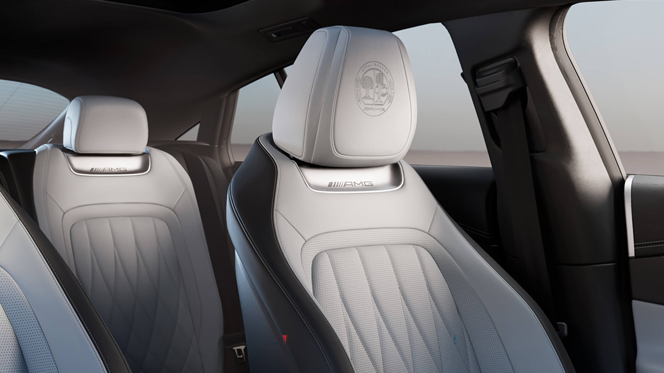 Mercedes AMG GT 63 4MATIC+ 4 Tuerer Coupe Interieur mit extrem hochwertigen Materialien - Merbag