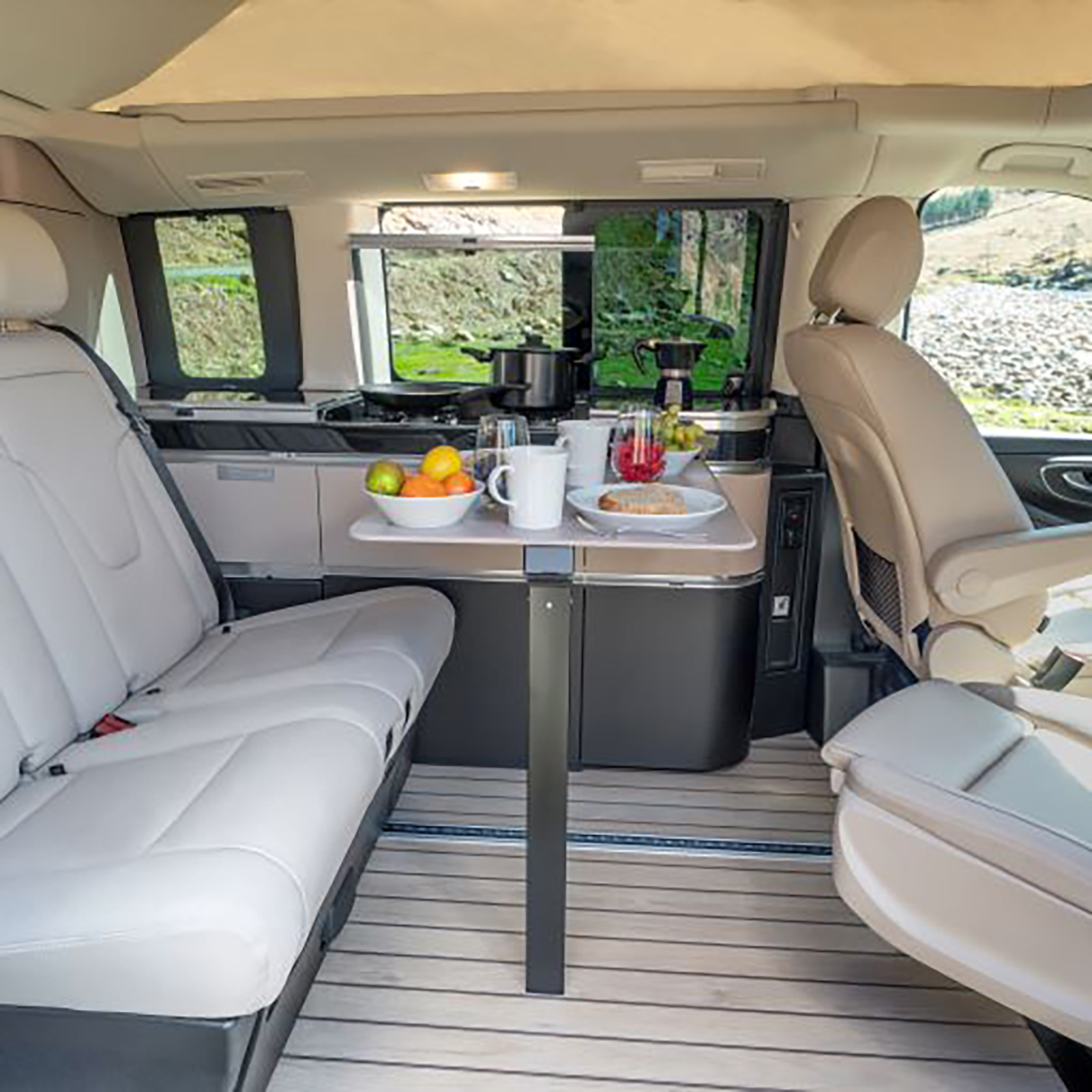 Mercedes Benz V Klasse Marco Polo Kueche Wohnzimmer