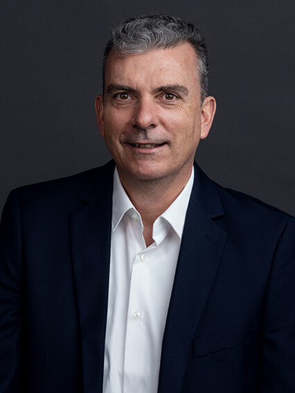 Merbag Ansprechpartner Schlieren Nutzfahrzeug Rino Bernasconi 426X568