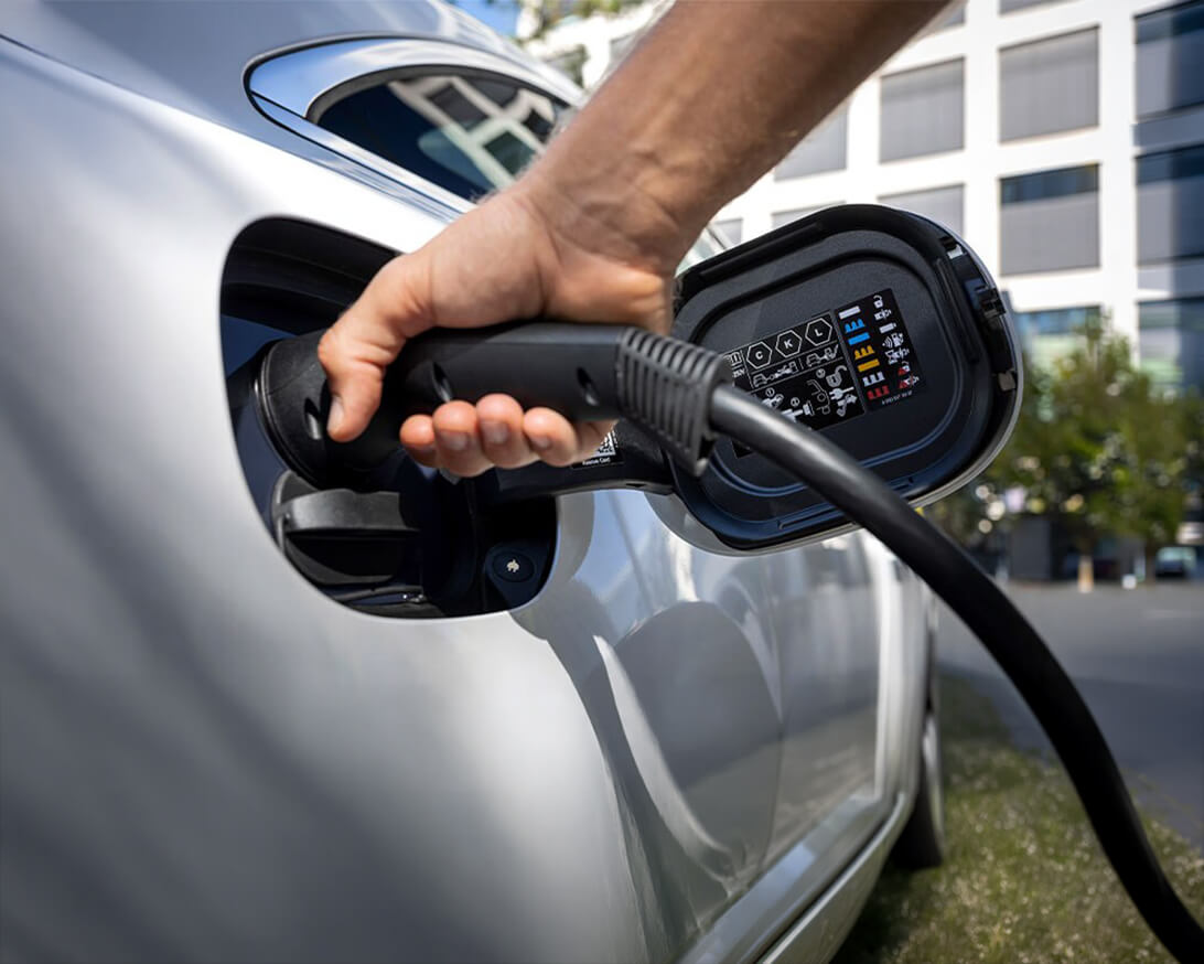 Plug In Hybrid 1092 819