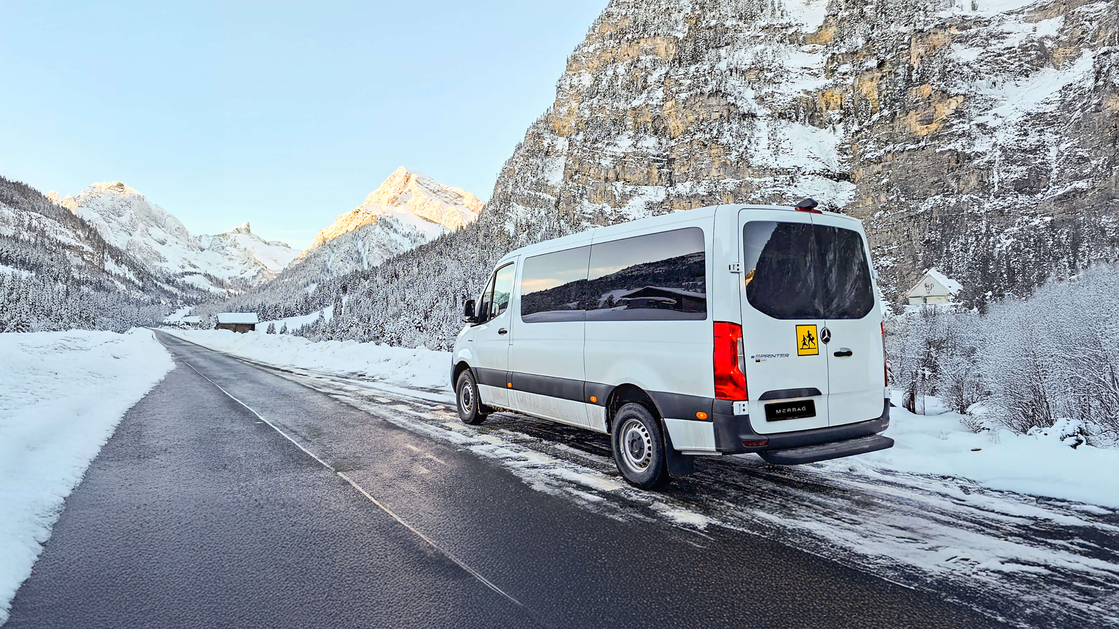 Espritner Schulbus 3840 2160