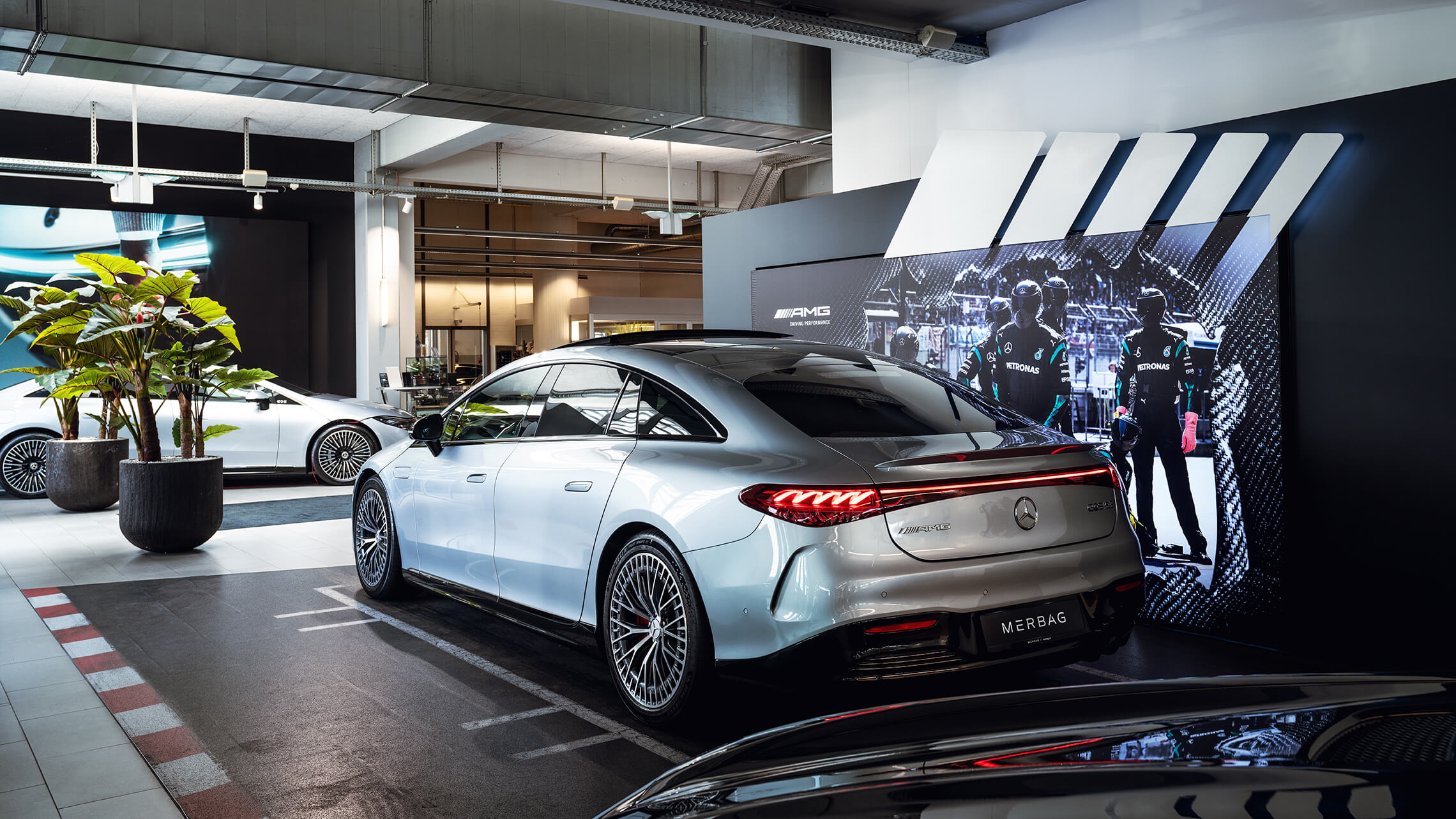 Schlieren Personenwagen Standort Showroom 03 2280X1283