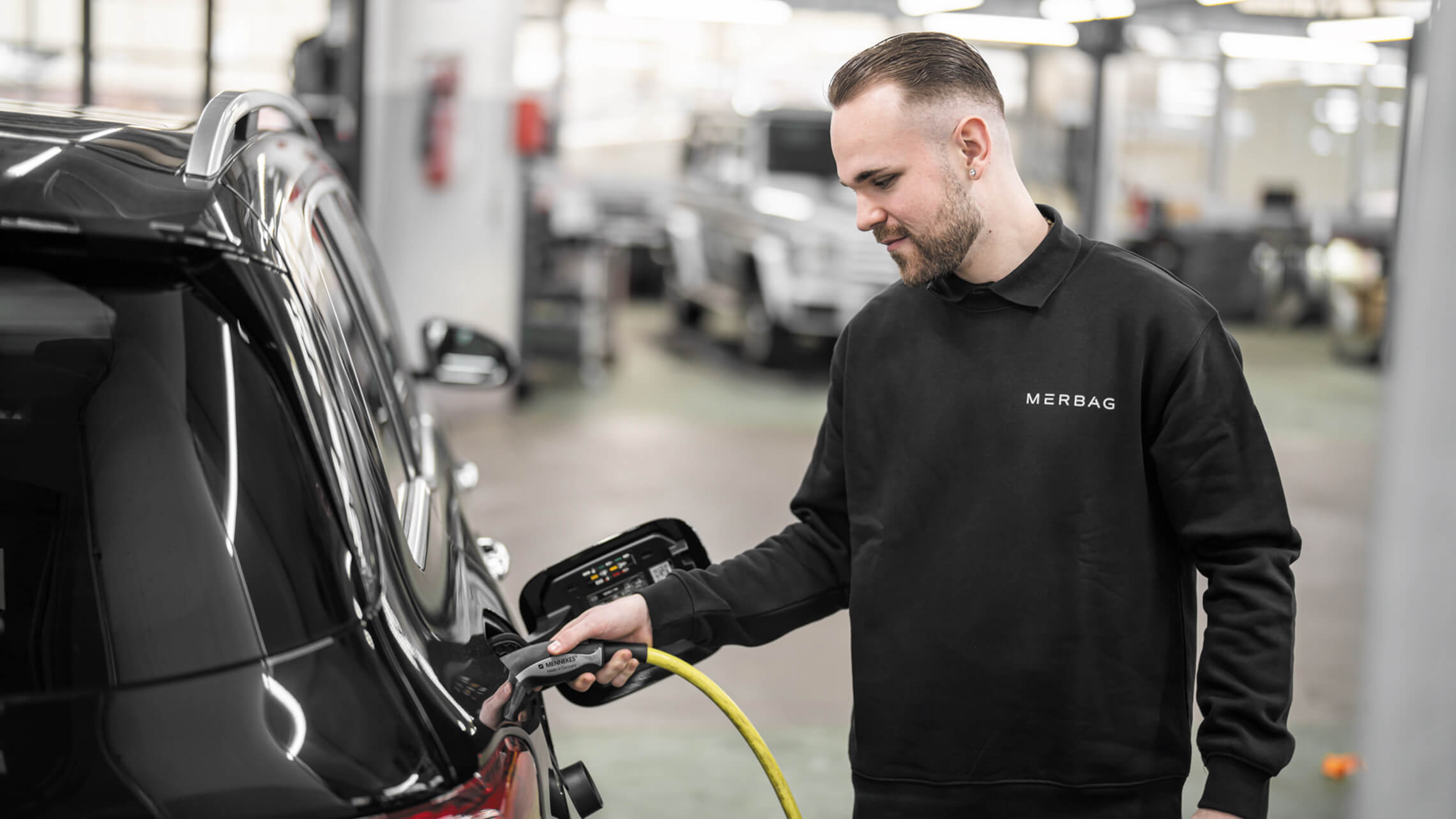 Automobil Mechatroniker 06 2280X1283