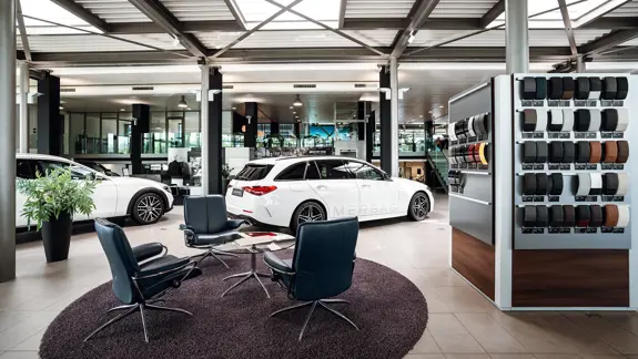 Bern Personenwagen Standort Showroom 10 2280X1283 Bern Personenwagen Standort Showroom 10 2280X1283