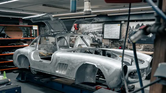 Merbag HK ENGINEERING Karosserie 2280X1283px Merbag HK ENGINEERING Karosserie 2280X1283px