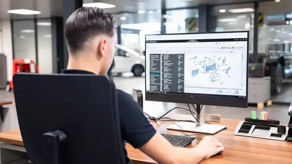 Detailhandelsfachmann Frau 02 2280X1283 Detailhandelsfachmann Frau 02 2280X1283