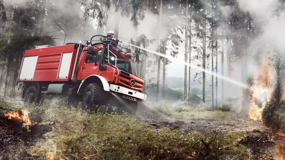 Unimog Feuerwehr 03 2280X1283 Unimog Feuerwehr 03 2280X1283