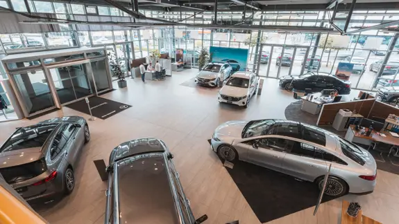 Lugano Pazzallo Standort Showroom 08 2280X1283 Lugano Pazzallo Standort Showroom 08 2280X1283