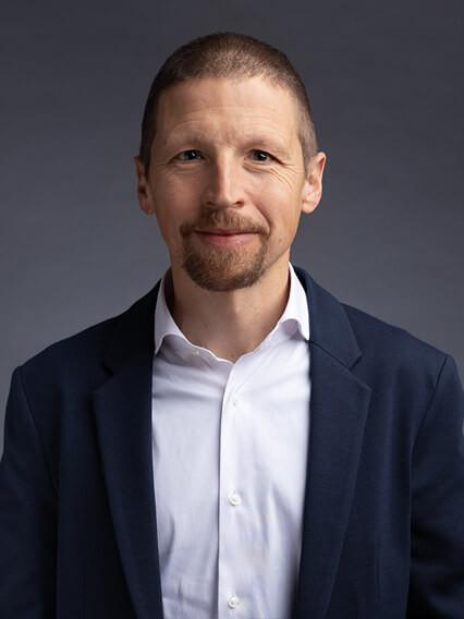 Merbag Ansprechpartner Vezia Simone Widmer 426X568